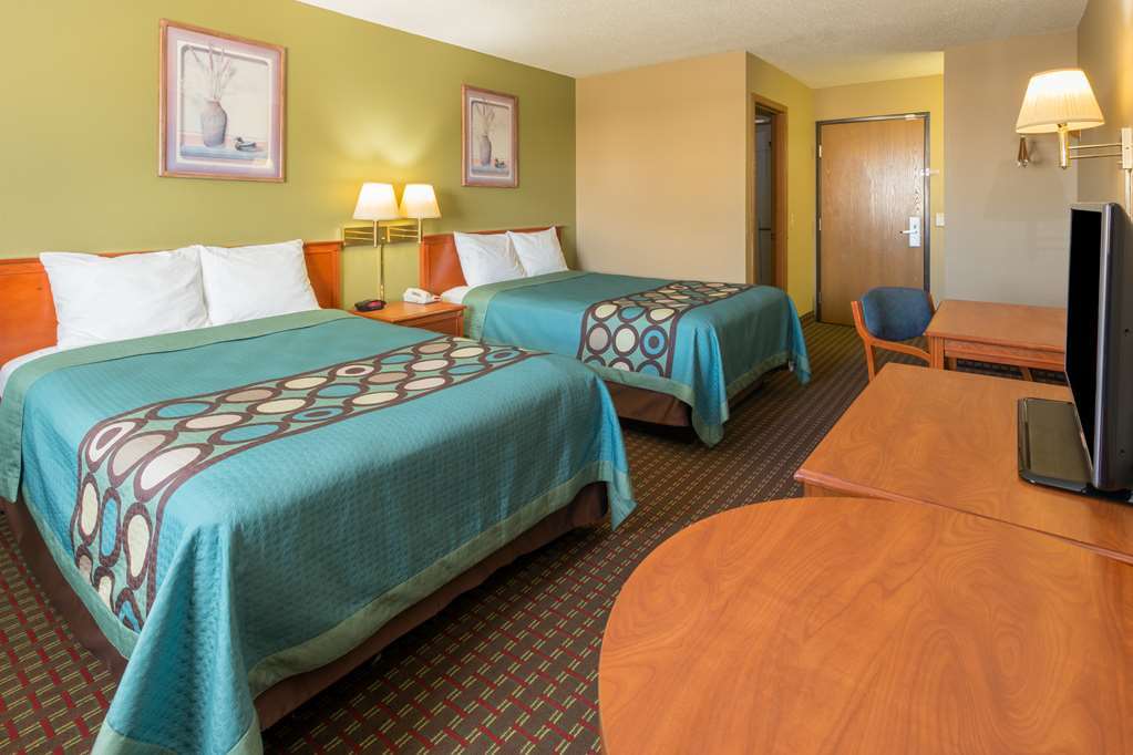 Super 8 By Wyndham Mendota I-39 Hotel Room photo